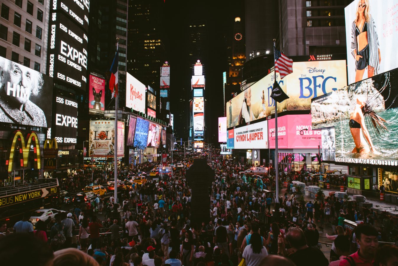 reportage - glam - street photography