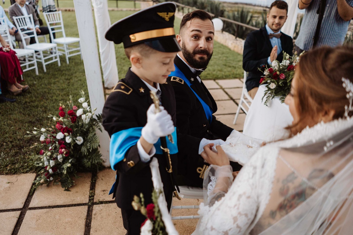 matrimonio uniforme hotel capo campolato brucoli