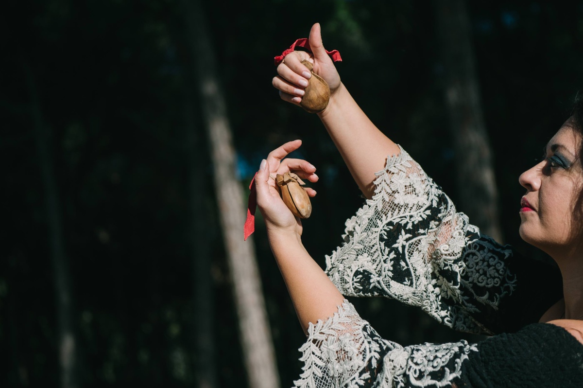 Alice, portrait of a dancer in sicily